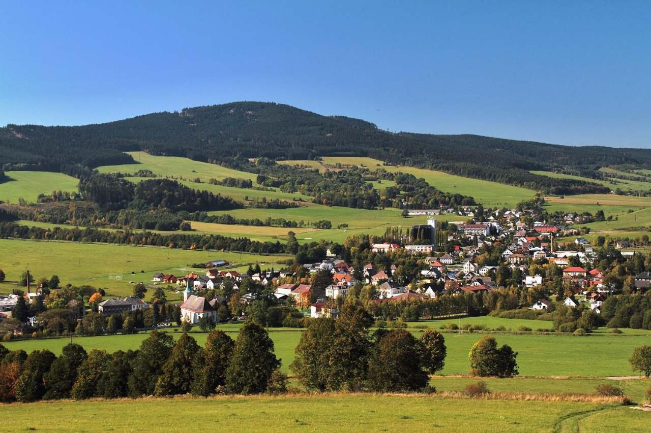 Chalupa Sanov U Kralik แชร์เวนาโวดา ภายนอก รูปภาพ